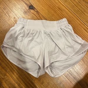 Lululemon Hotty hot shorts. 2.5 inch size 2